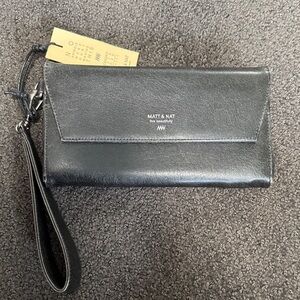 Matt & Nat Charcoal Wristlet
